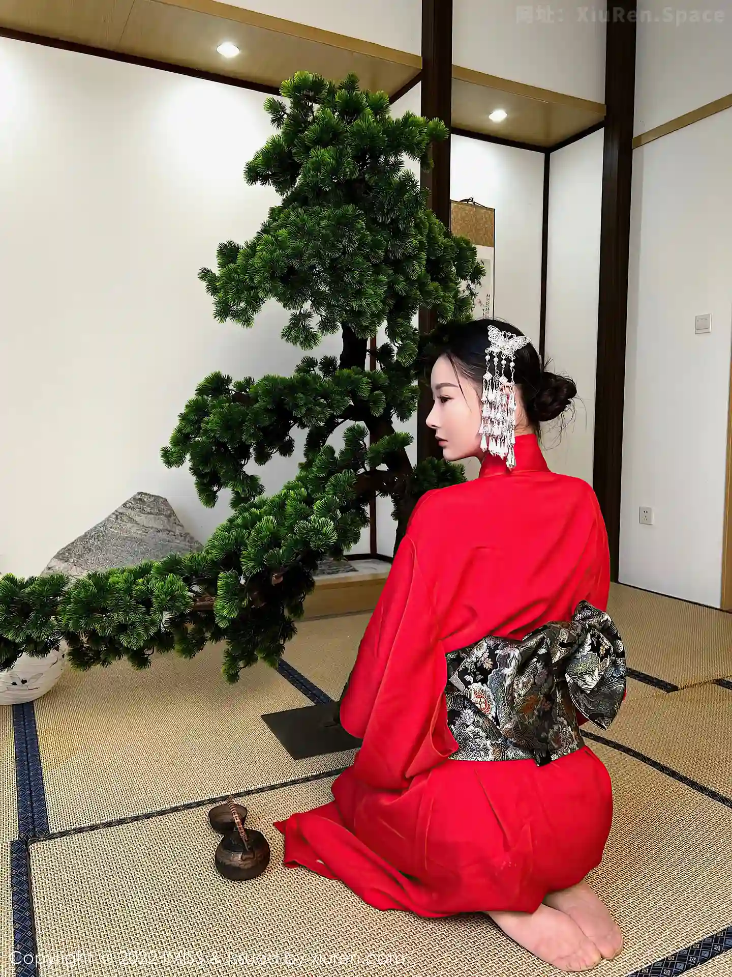 逗逗doudou红衣美人写真2